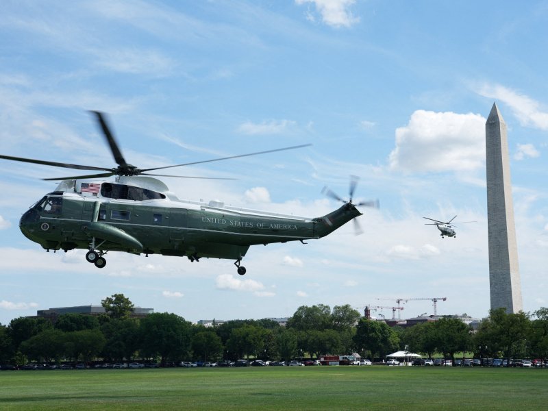 Helicopter carrying Trump flew near passenger Jet 