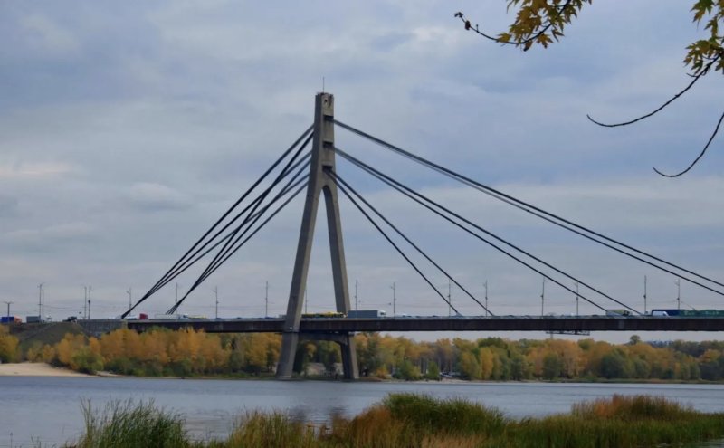 Russia strikes second major bridge in Kyiv, mayor says