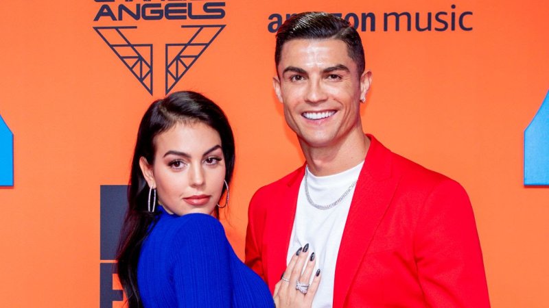 Cristiano Ronaldo, Georgina Rodr&iacute;guez announce engagement