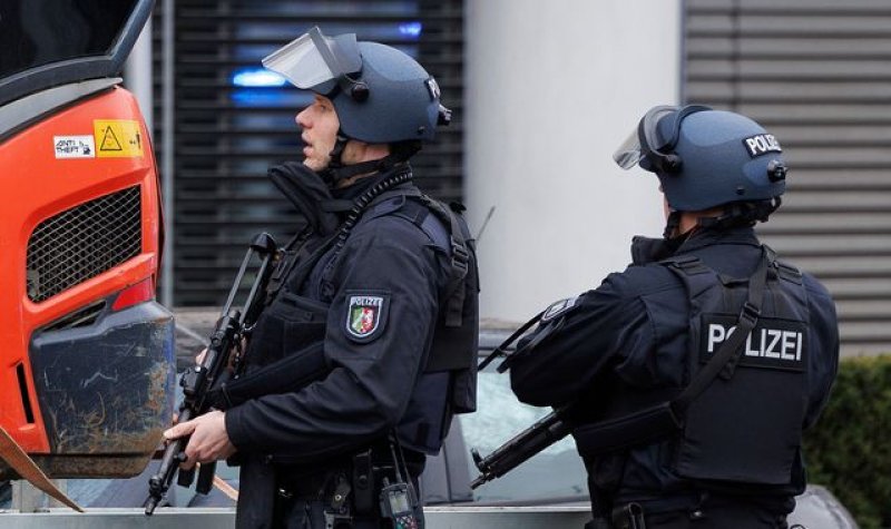  Shots were fired near a courthouse in western Germany