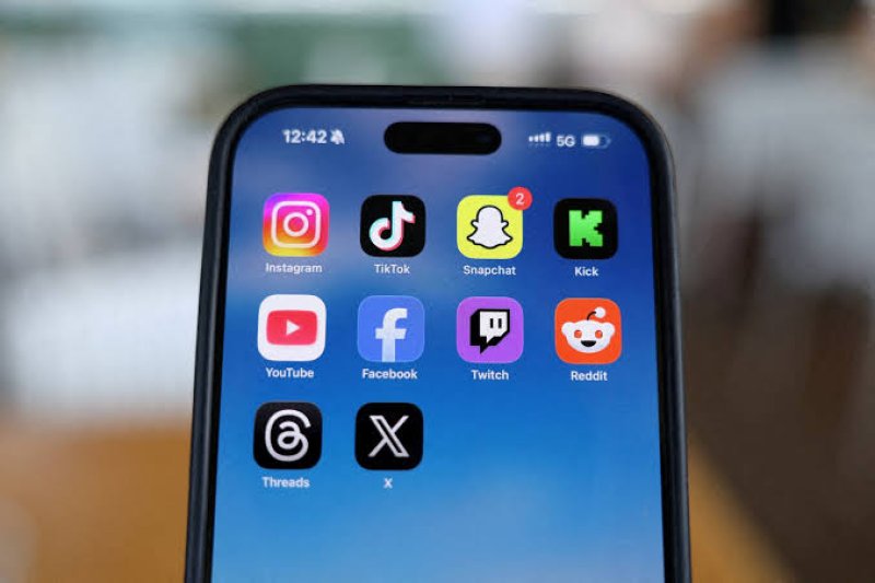 SLFP calls for ban on social media use by minors