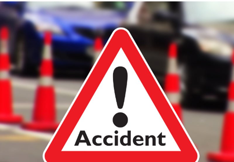 Multi-vehicle collision on Matara Highway leaves 10 injured 