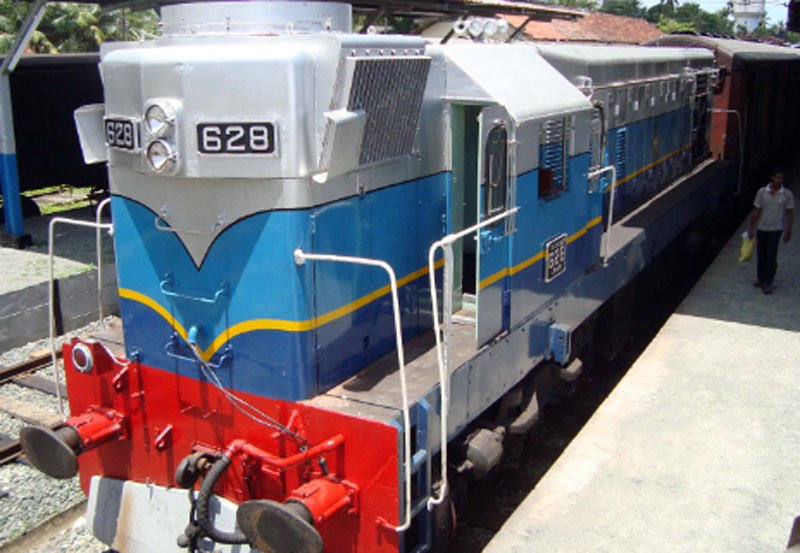 India to donate 20 decommissioned locomotives to Sri Lanka