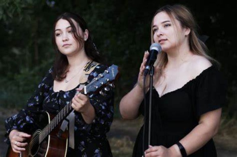 Young Ukrainian musicians dead while singing in the streets 