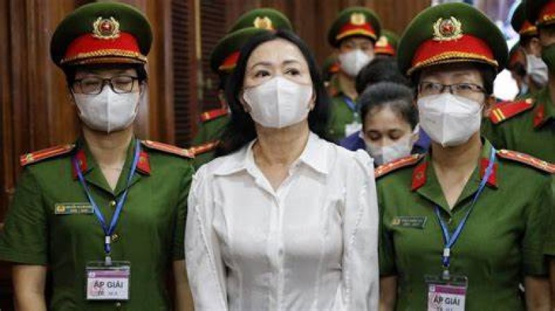 Vietnamese billionaire accused in multi-billion   bank fraud