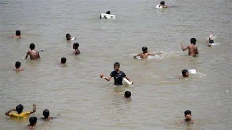 Searing heat shuts schools for 33 million children