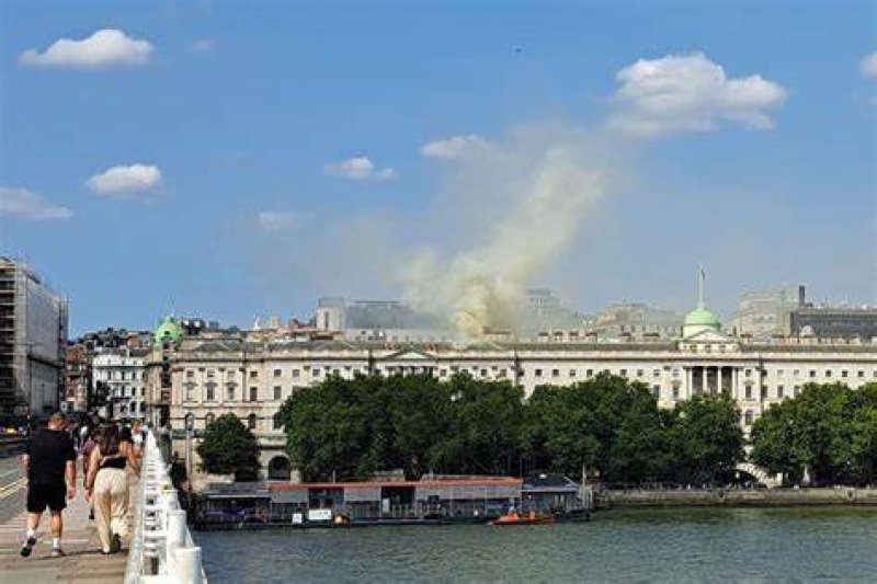 Blaze erupts at London&rsquo;s historic Somerset House