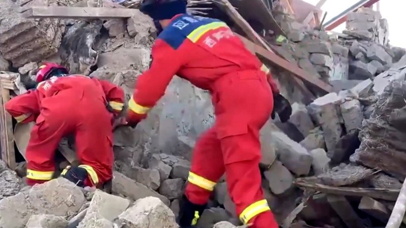 Update :Magnitude 7 Earthquake in Tibet Kills 16, Injures 54