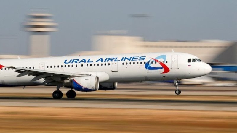 Russian plane with 159 aboard makes emergency landing 