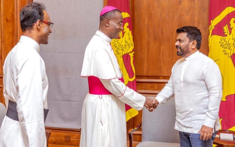 Vatican Ambassador Conveys Greetings from Pope Francis