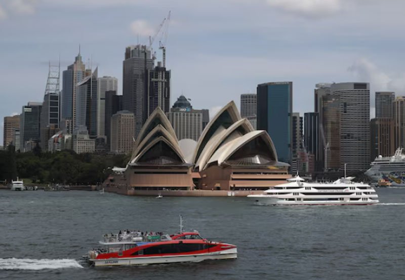 Australia raises minimum savings for student visa