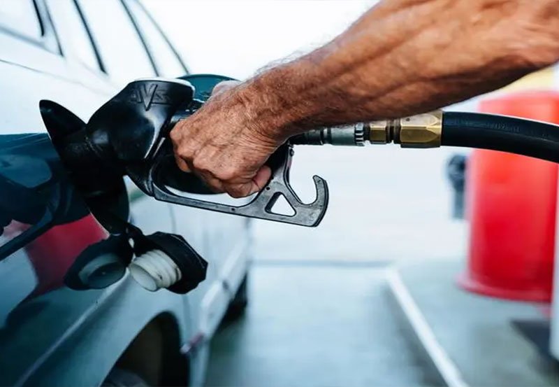 Minister assures uninterrupted fuel supply during holidays