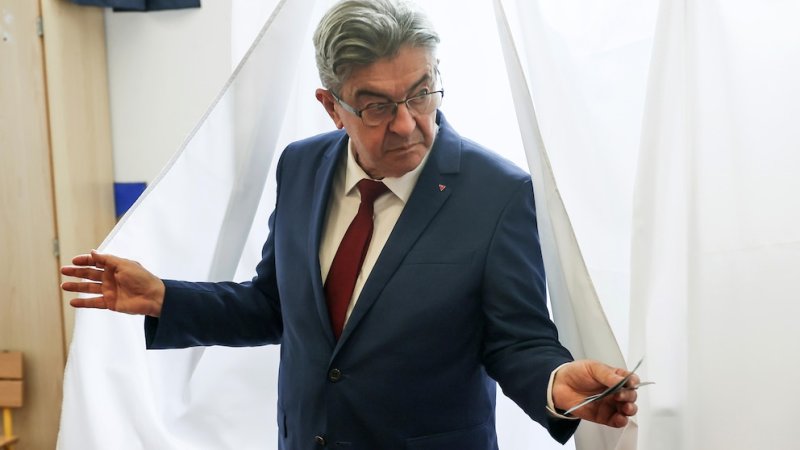 Strong turnout in France's high-stakes elections 