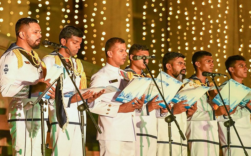 President Participates in Christmas Carols Concert
